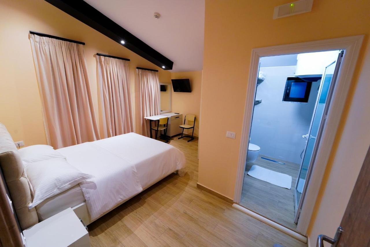 Sr99 Hotel Τίρανα Εξωτερικό φωτογραφία