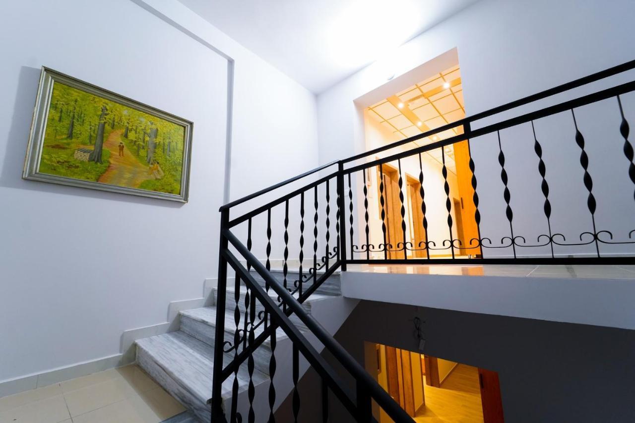 Sr99 Hotel Τίρανα Εξωτερικό φωτογραφία
