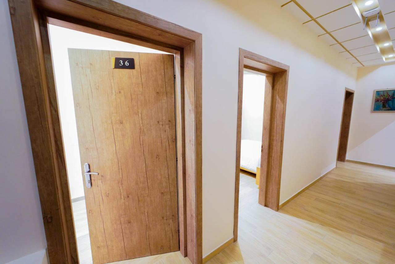 Sr99 Hotel Τίρανα Εξωτερικό φωτογραφία