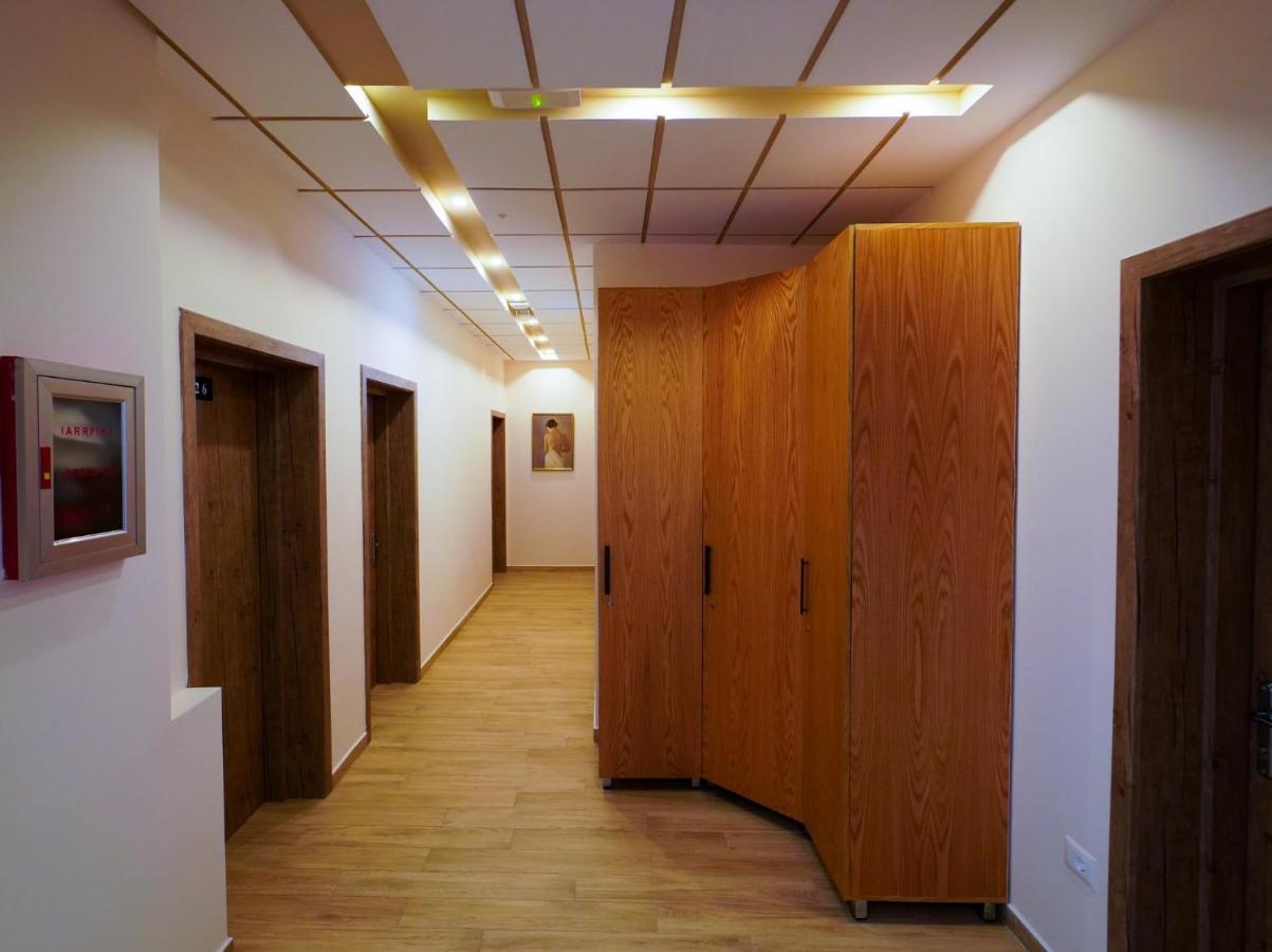 Sr99 Hotel Τίρανα Εξωτερικό φωτογραφία