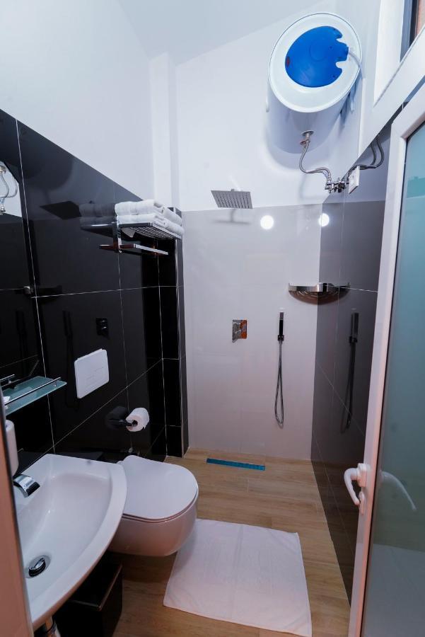Sr99 Hotel Τίρανα Εξωτερικό φωτογραφία